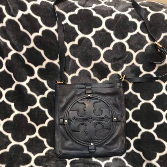 Tory Burch Handbags - Tory Burch Holly Crossbody with dust bag